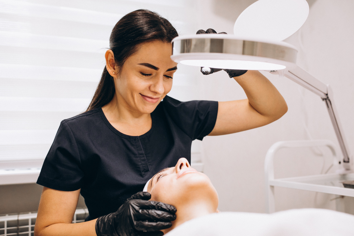Combien coûte une consultation chez un dermatologue privé à Montréal ?